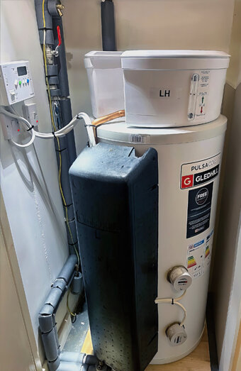 https://wanneroohotwater.com.au/uploads/2025/06/electric-hot-water-system-70649.jpg